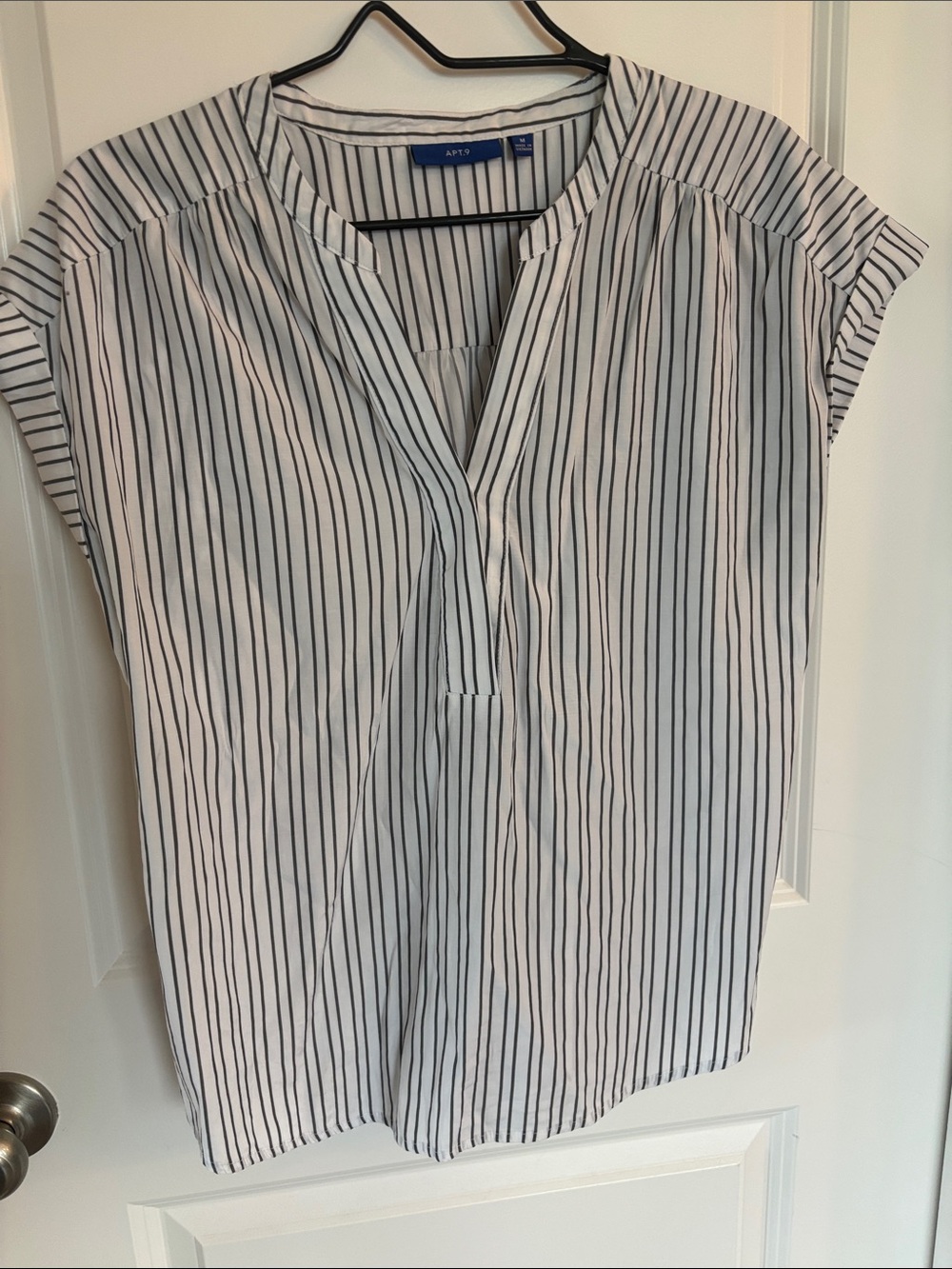 Apt. 9 Black and White Vertical Stripe Cap-Sleeve V-Neck Blouse